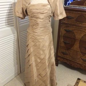 NWT! Champagne Taffeta Mother Bride/Groom gown